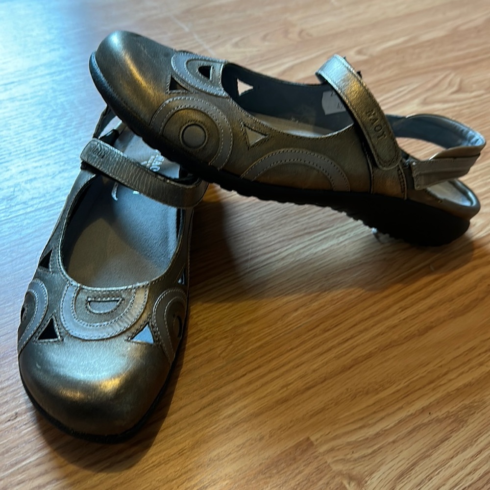 Naot Rongo shoe